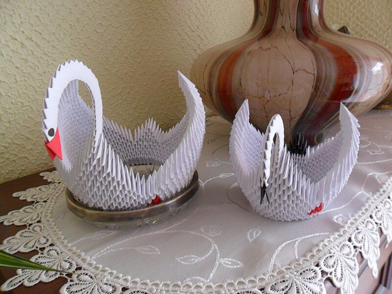 File:Origami swans.jpg