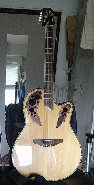 File:Ovation CC44 Celebrity.jpg