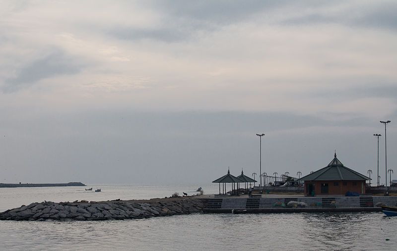 File:Ponnani harbour 2.jpg