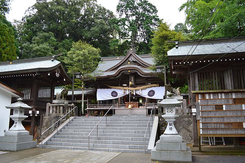 File:Sasamuta-jinja haiden-2.JPG