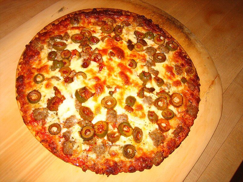 File:Sausage pizza.jpg