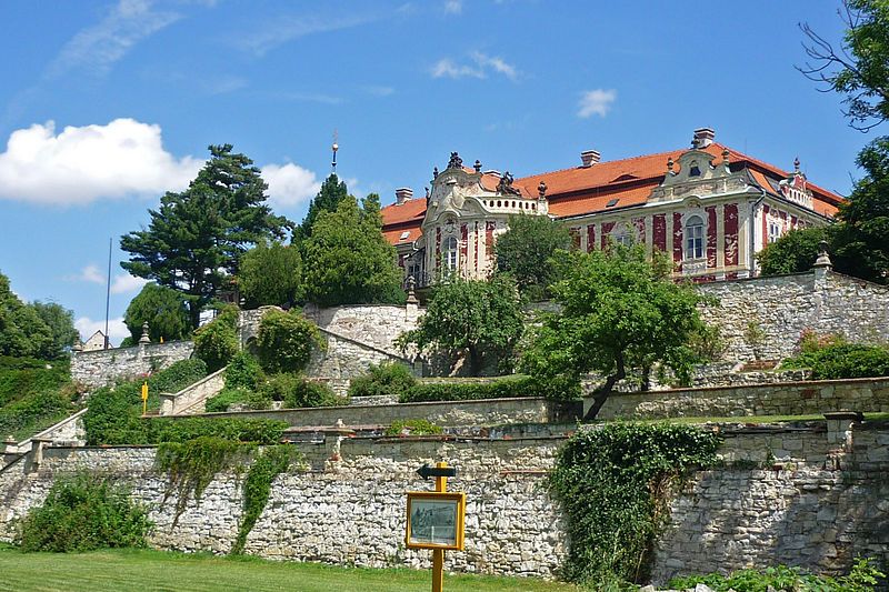 File:Schloss-Stecknitz1.jpg