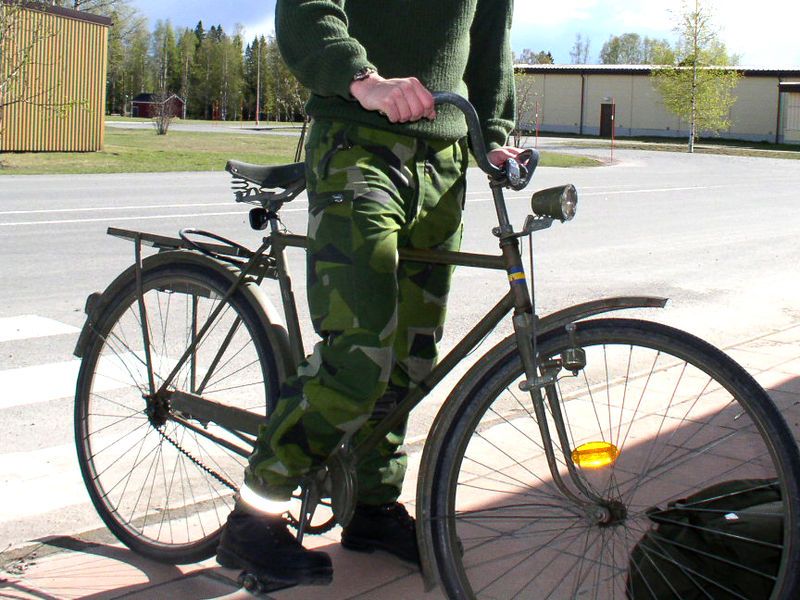 File:SwedisharmybicycleCROP.jpg