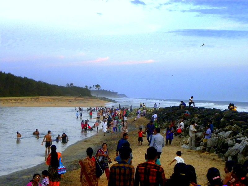 File:Thekkumbhagam Estuary, Paravur.jpg