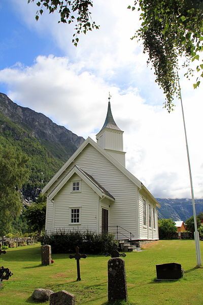 File:2012-07 Eikesdal kirke02.jpg