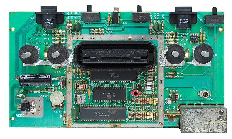 File:Atari-2600-Four-Switch-Motherboard-Flat.jpg