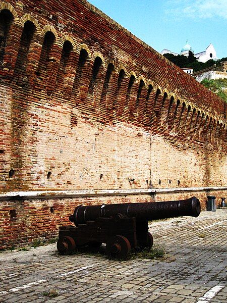 File:Cannon in Ancona.jpg