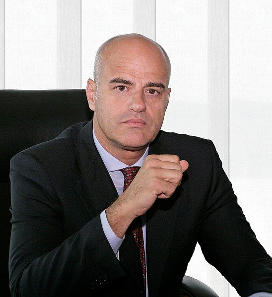 File:Claudio Descalzi.jpg