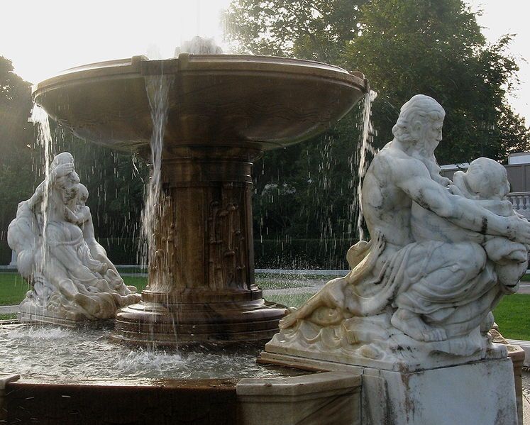 File:Clevelandartfountain.jpg