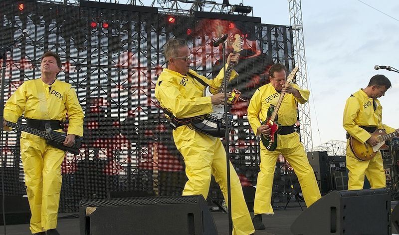 File:Forecastle Devo.jpg