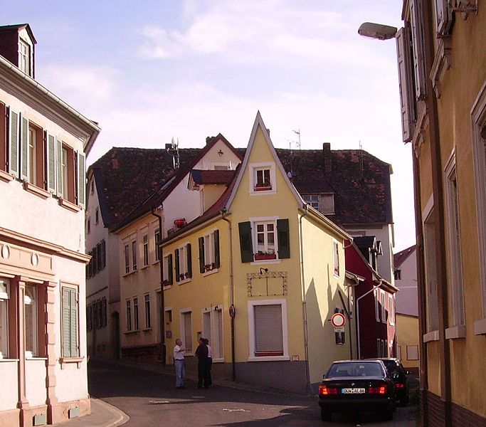 File:Gasse Bad Duerkheim.jpg