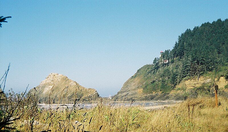 File:Heceta Head angled.jpg