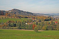 Kletno with the Krzyżnik mountain in the background