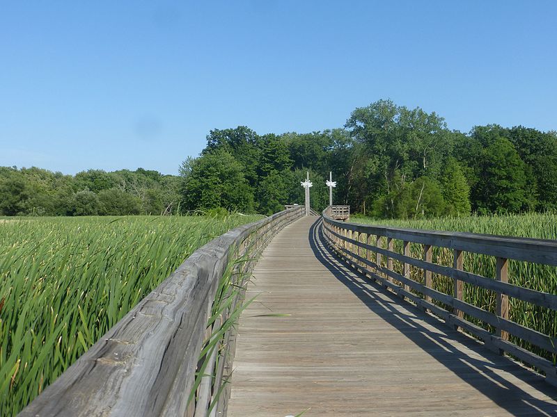 File:LakeAbramBoardwalk2.jpg