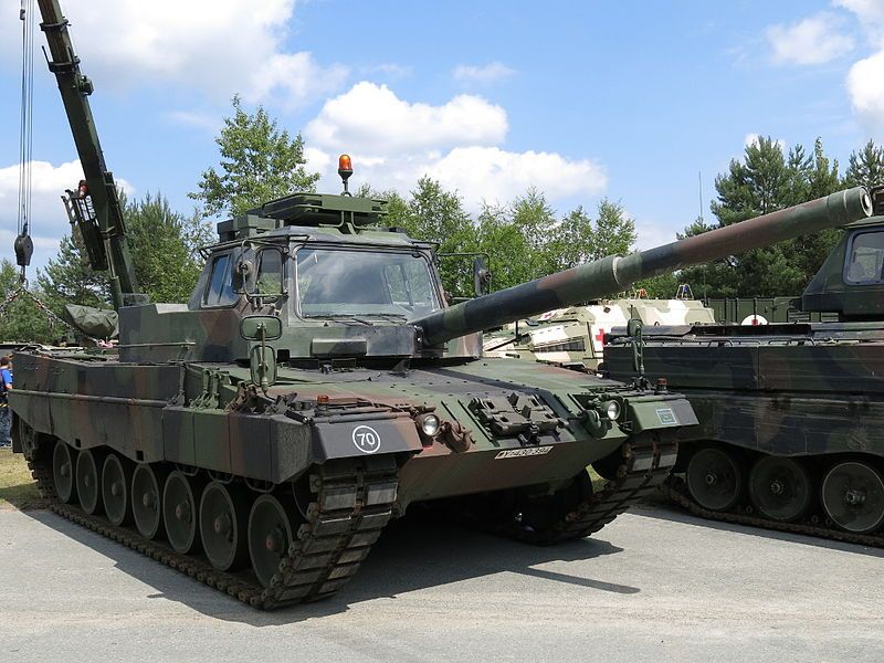 File:Leopard2 drivingschool.jpg