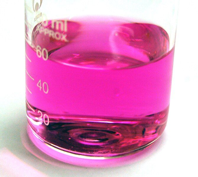 File:Phenolphthalein-at-pH-9.jpg