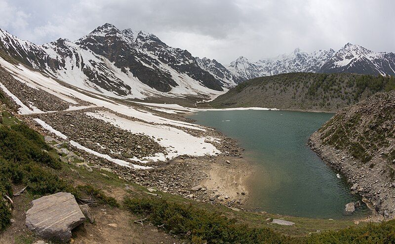 File:Rama Lake.jpg