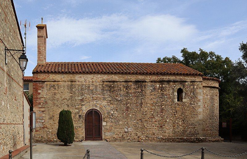 File:Saleilles Chapelle Saint-Etienne.jpg