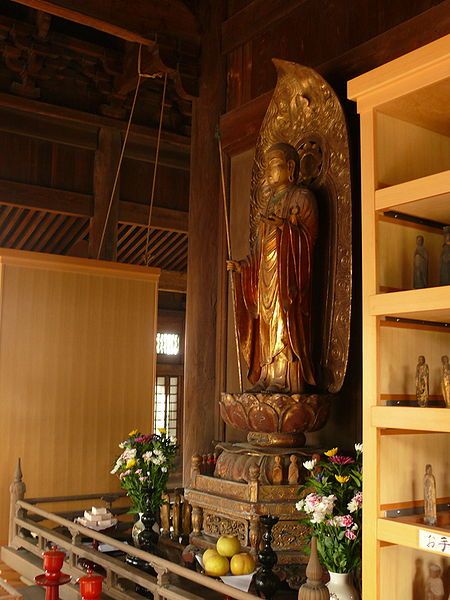 File:Shofukuji-Interior-KannonStatue.jpg