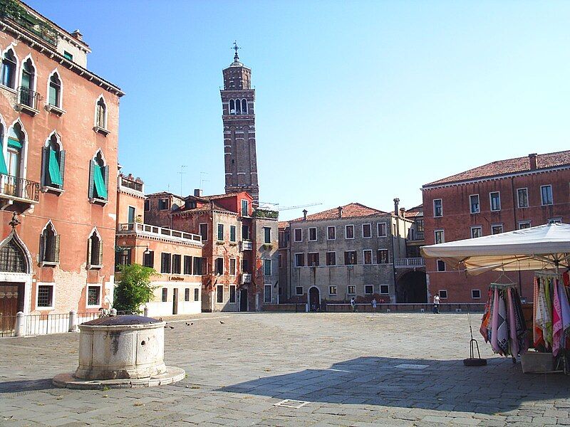 File:Venice square.JPG