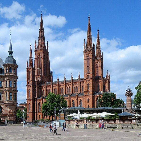 File:Wiesbaden, Merktsjerke (Marktkirche).jpg