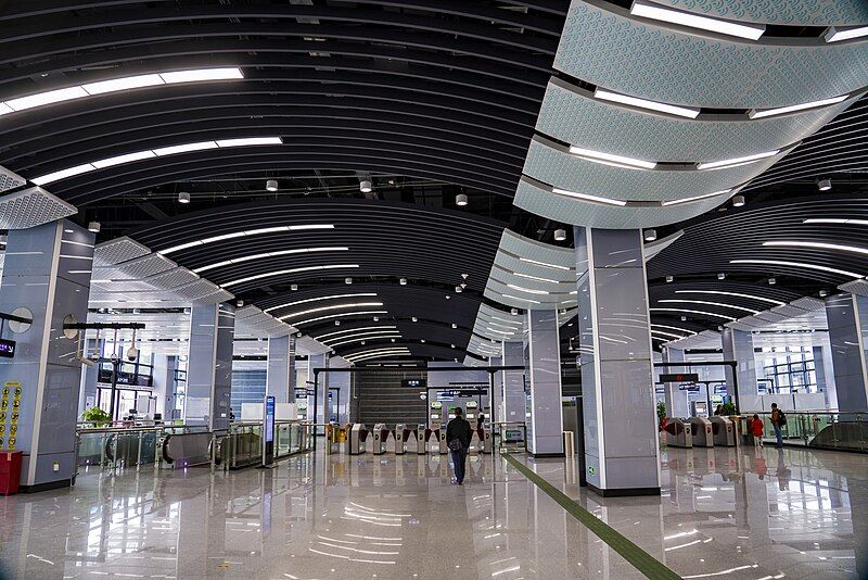 File:Zhenlong Station Concourse.jpg