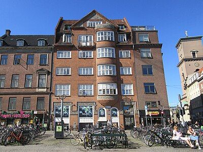 The building complex ciewed from Gammeltorv.