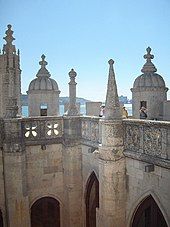 The inner cloister and the back side of the virgin niche. In the centre is the opening into the casemate and in the background are two turrets on the bastion deck.