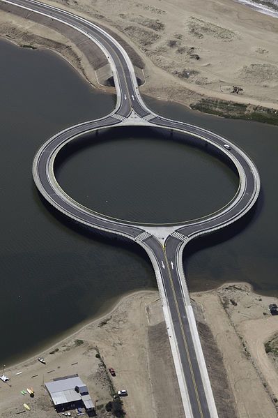 File:Bridge Laguna Garzón¡.jpg