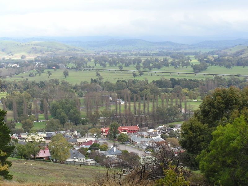 File:GundagaiJuly2005.jpg