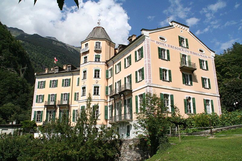 File:Hotel Bregaglia.jpg