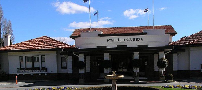 File:Hotel Canberra.JPG