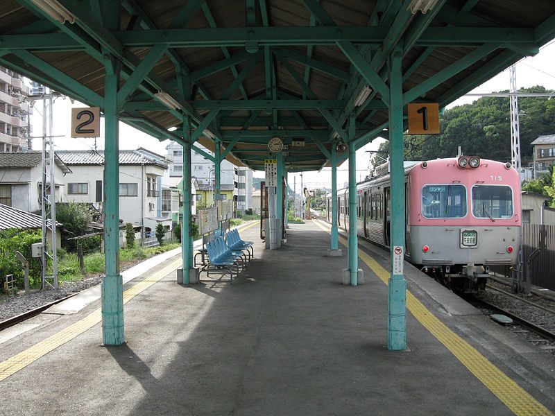 File:Joden-Nishi-kiryu-station-platform-20100907.jpg