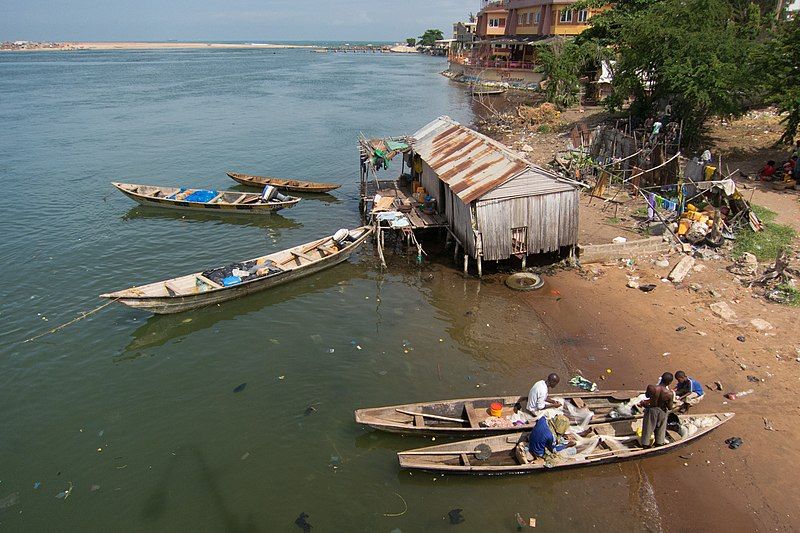 File:Lagoon in Cotonou01.jpg