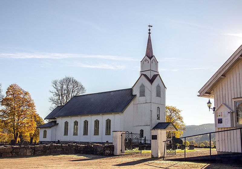 File:Lunde Kirke.jpg