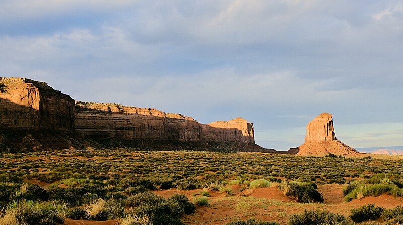 File:Monument Valley (34874184370).jpg