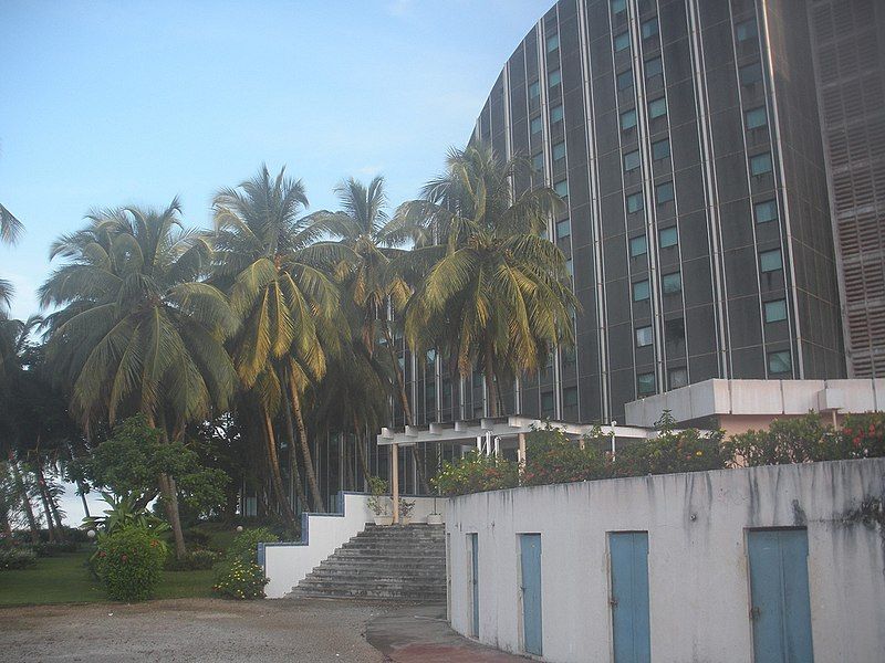 File:Novotel Conakry1.jpg