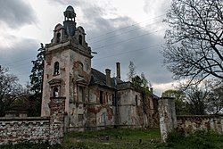 Ruined palace in Samborowice