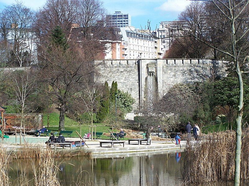 File:Parc Kellermann 5.JPG