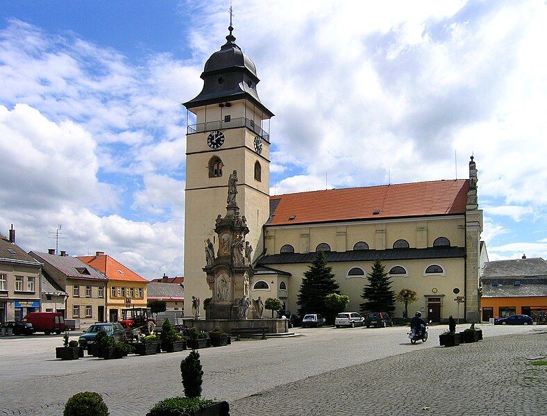 File:Počátky, church.jpg