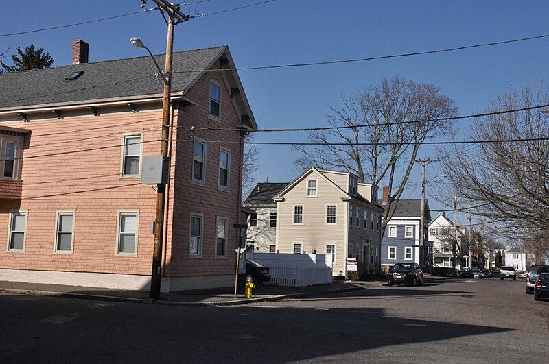 File:SalemMA CrossStreet.jpg