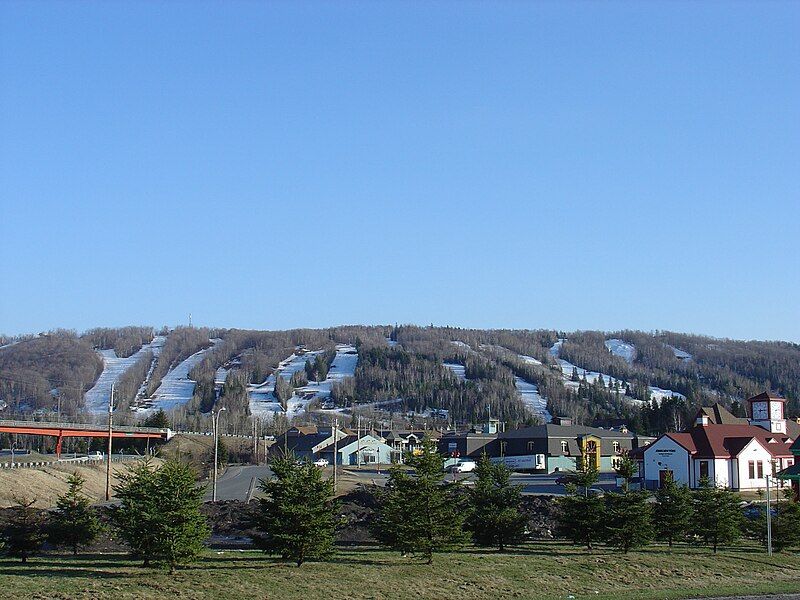 File:St-Sauveur Quebec.jpg