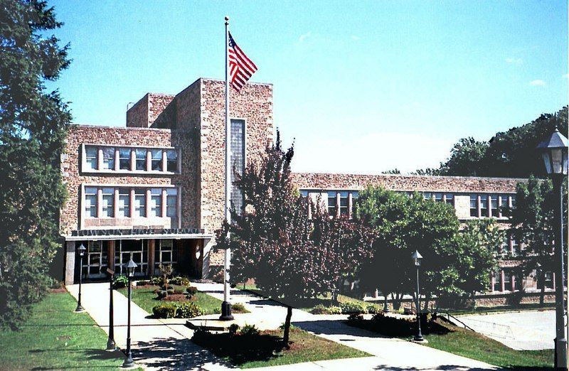 File:Towson High School.jpg