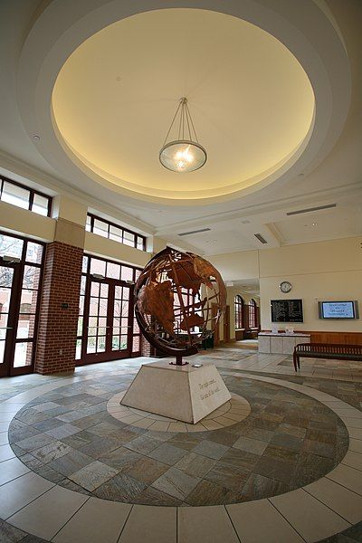 File:Truett Seminary Narthex.jpg