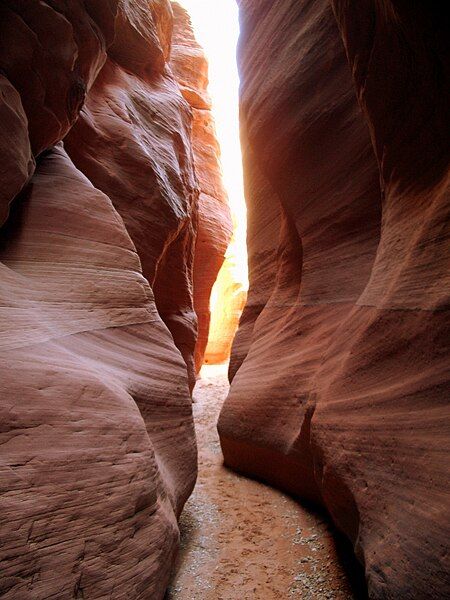 File:Wirepass slot canyon.jpg