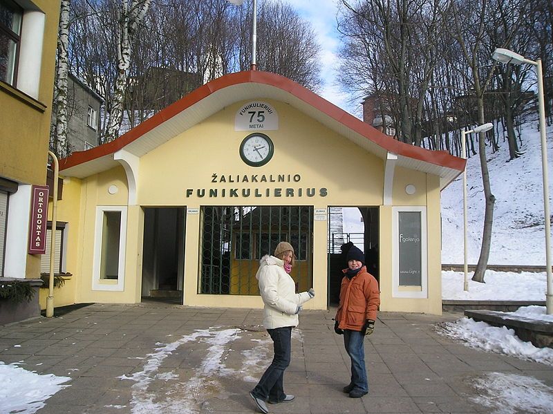 File:Žaliakalnio Funicular Railway.jpg