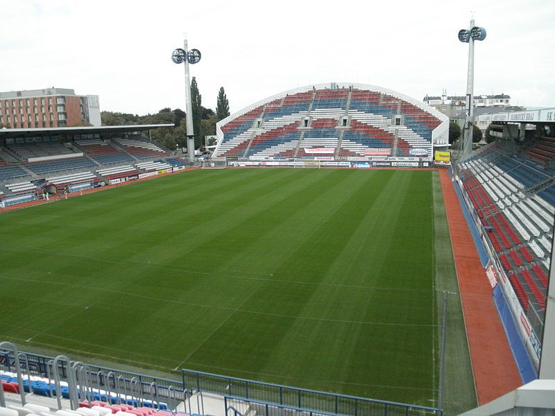 File:Andruv stadion.jpg