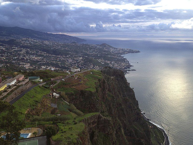 File:Ciffs over Funchal.jpg