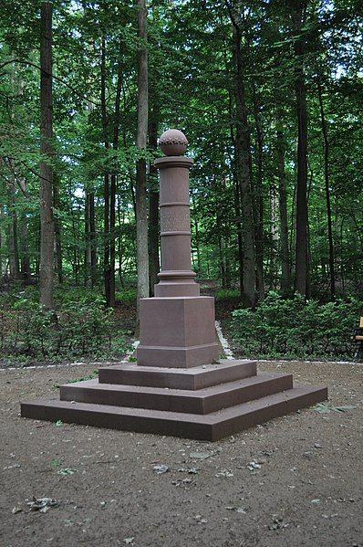 File:Dornholzhausen, Landgrafensäule.JPG