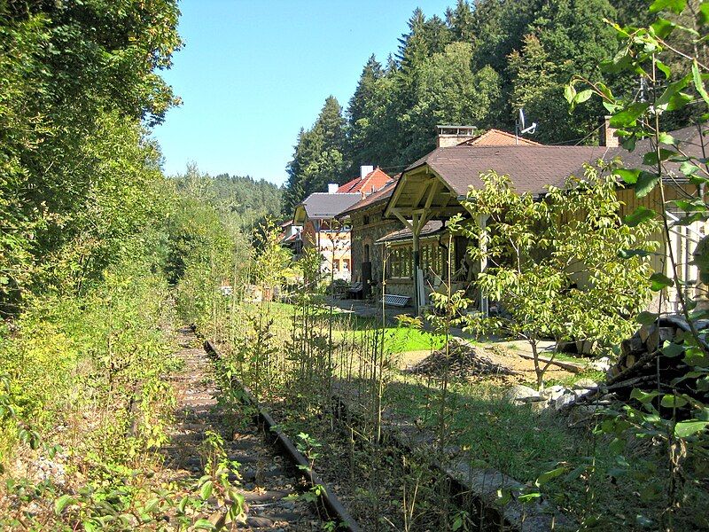 File:Ilztalbahn Fuersteneck.jpg